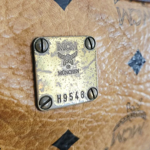 Authentic MCM Visetos Cognac Tan Vintage Crossbody Clutch WOC Shoulder Bag‎ - Picture 15 of 16